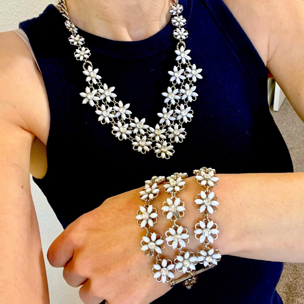White House Black Market Daisy, necklace, and bracelet set.
